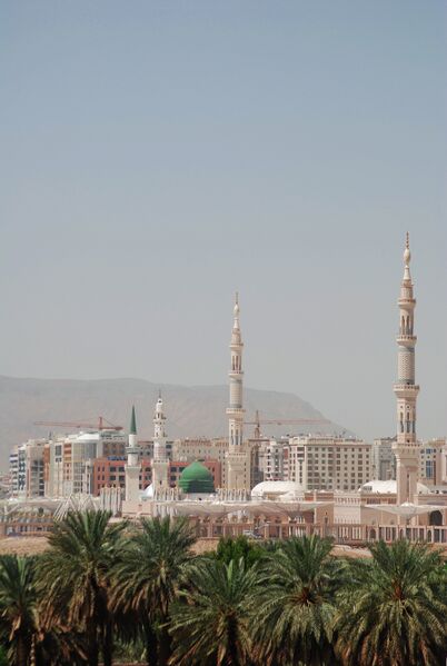 Файл:Al-Masjid an Nabawi.jpg
